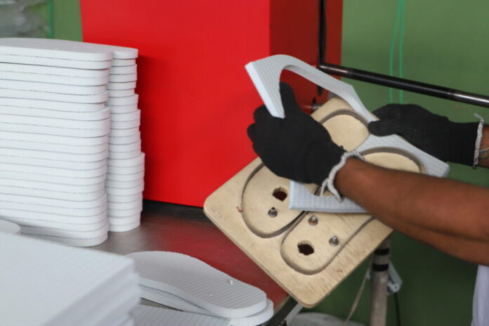 SEJUS-CONFECCAO-DE-CHINELOS-VALE-DO-GUAPORE-QUETLEN-CAETANO-16-870x580