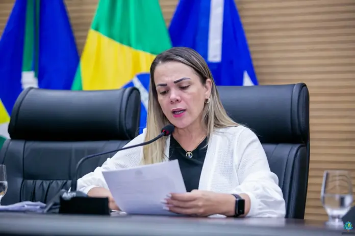 Deputada Cláudia de Jesus Foto Thyago Lorentz Secom ALERO (1)