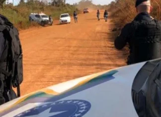 Homem é alvejado com tiro após discussão em estrada rural