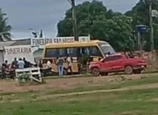 Jovem de 23 anos morre em grave acidente entre motocicleta e ônibus escolar em Rondônia