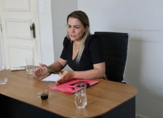 Transporte intermunicipal: Cláudia de Jesus defende mais vagas para idosos e PCDs em ônibus executivos