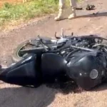 Colisão frontal entre carro e moto tira a vida de jovem na BR-364