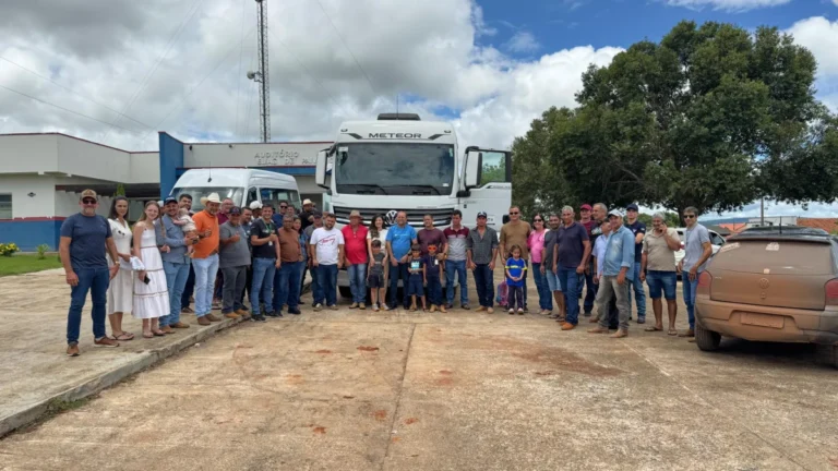 Recursos assegurados por Cirone garantem aquisição de caminhão e de novos implementos agrícolas