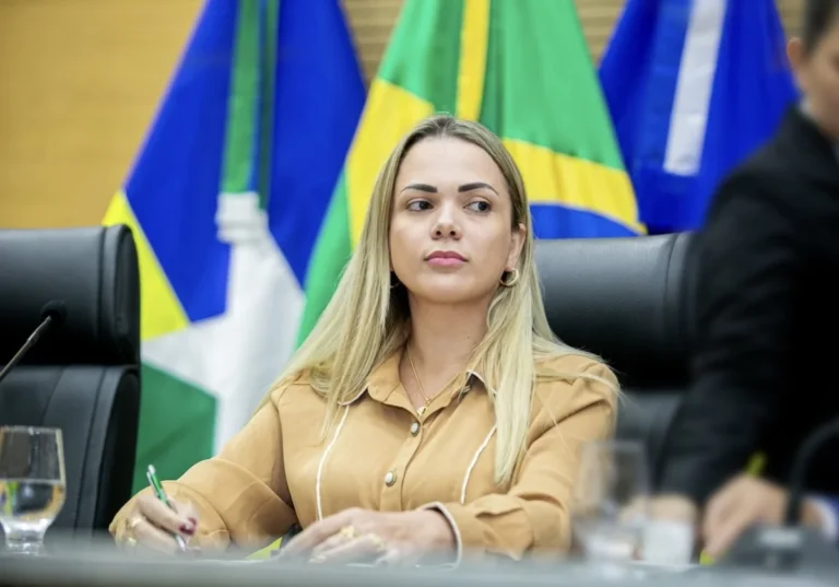 Rondônia pode incluir prevenção à violência contra a mulher nas escolas por proposta de Cláudia de Jesus