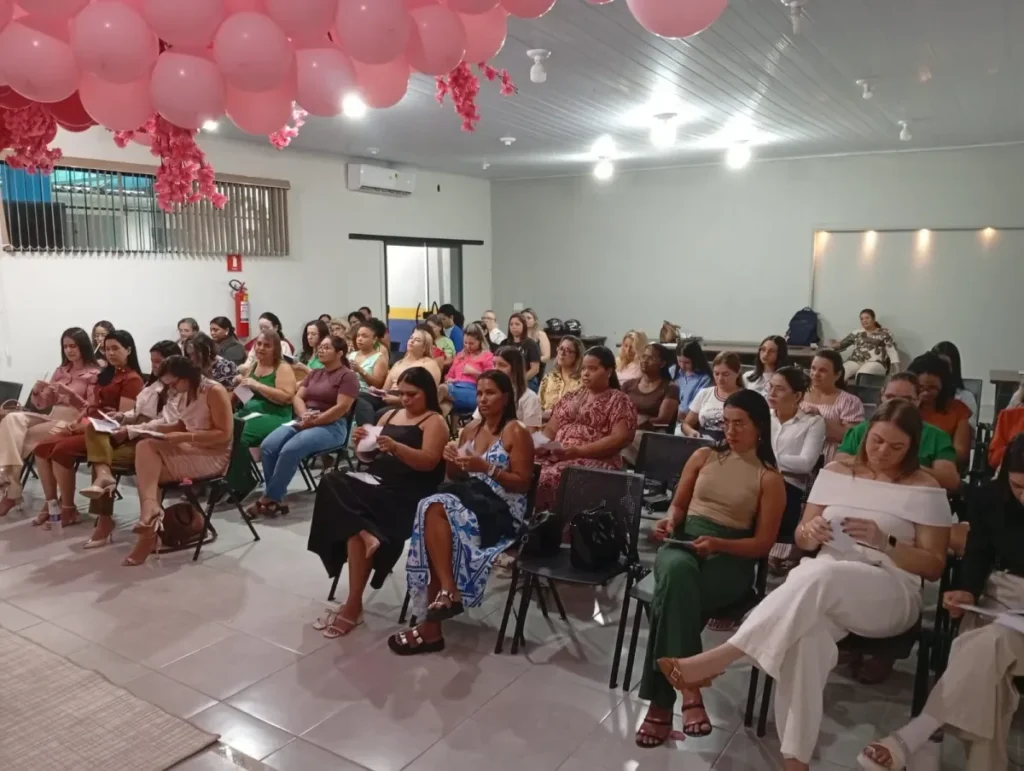 Prefeitura de Ji-Paraná promove encontro com famílias no CRAS São Francisco com palestra sobre saúde da mulher