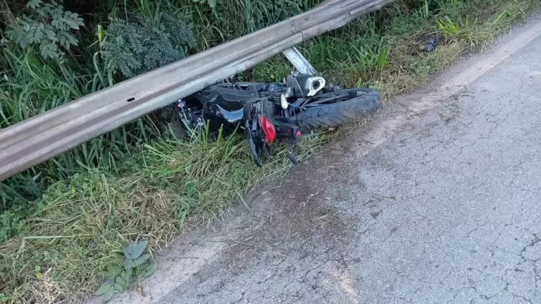 Acidente de moto mata um e deixa um ferido na BR-364