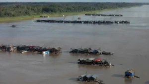 Draga de garimpo afunda e deixa dois desaparecidos no rio Madeira, em Porto Velho