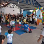 Estudantes autistas e idosos participam de manhã de inclusão