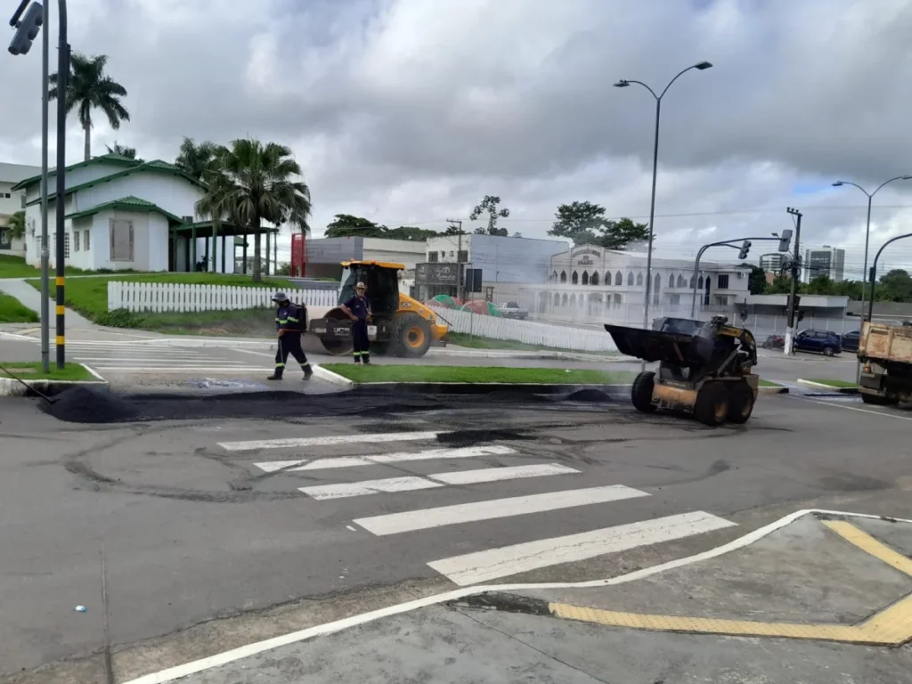Semosp realiza Operação Tapa-Buracos na Avenida 6 de Maio