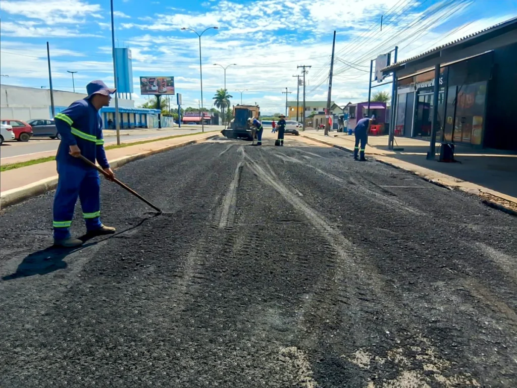 Prefeitura conclui recuperação asfáltica na Avenida Clóvis Arraes