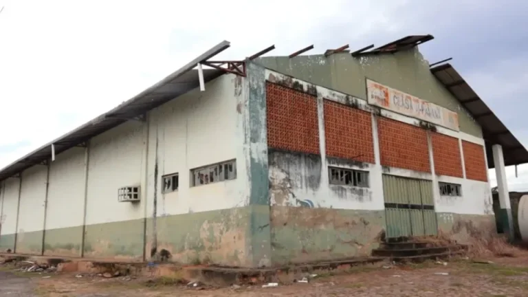 Secretário anuncia demolição do Feirão do Produtor da T-20 em Ji-Paraná