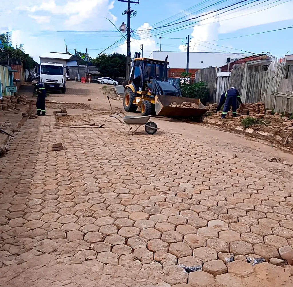 Prefeitura recupera entrada do bairro Novo Urupá