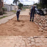Prefeitura recupera ruas com blocos no Bairro São Cristóvão
