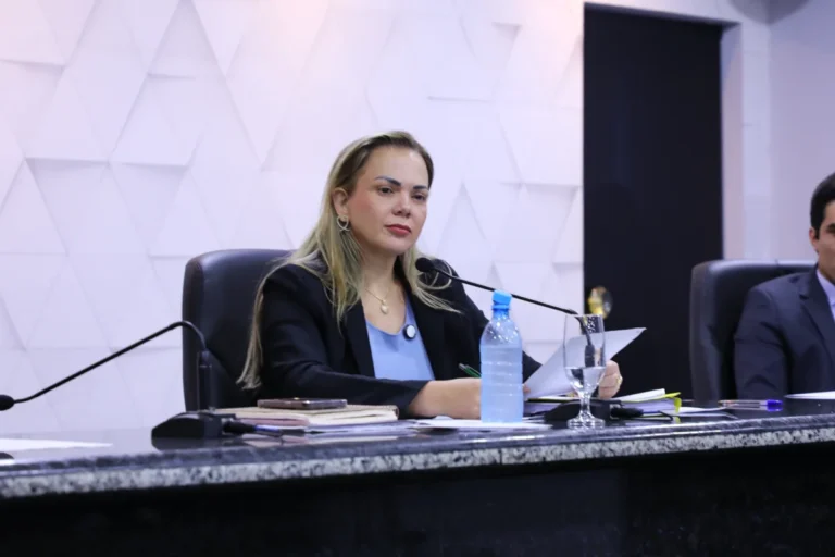 Cláudia de Jesus preside oitiva da CPI do Leite em Ji-Paraná