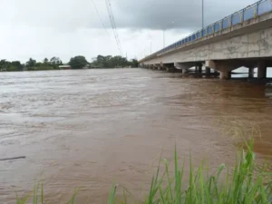Polícia Militar evita tragédia na Ponte do Rio Machado em Ji-Paraná