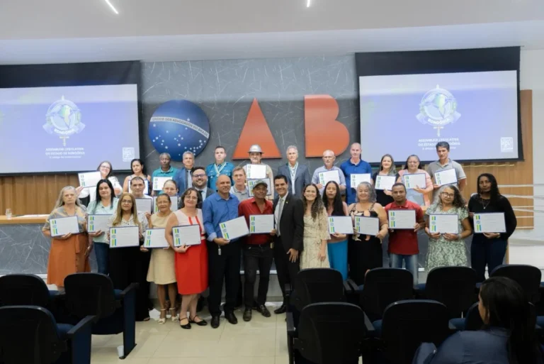 Deputado Cássio Gois realiza Sessão Solene em homenagem a ACS, agentes de endemias e personalidades de destaque em Rondônia