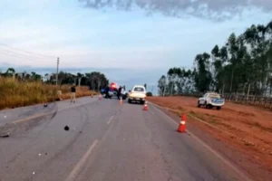 Motociclista morre após colisão frontal com ambulância na RO-010