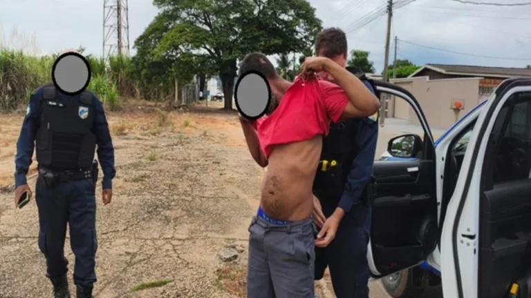 Durante abordagem homem descobre mandado de prisão