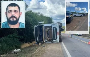 Caminhoneiro de 51 anos morre após carreta carregada com soja tombar na BR-364, em Rondônia