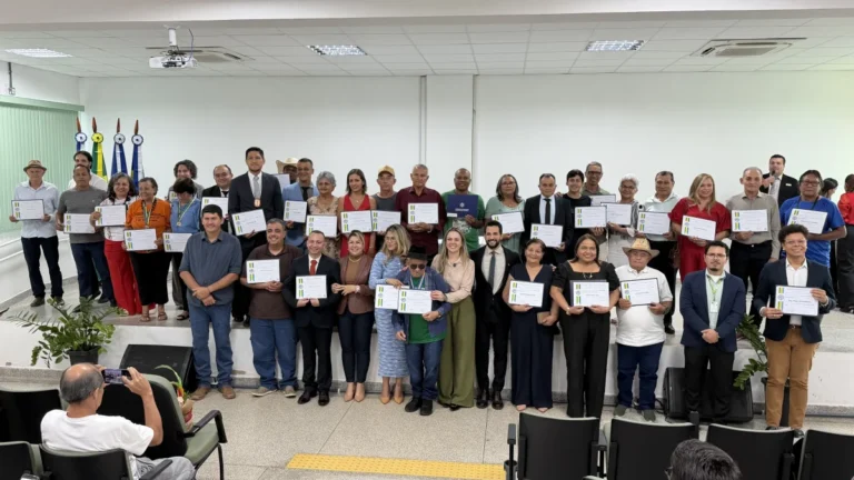 Cláudia de Jesus realiza Sessão Solene em Guajará-Mirim para homenagear personalidades de Rondônia