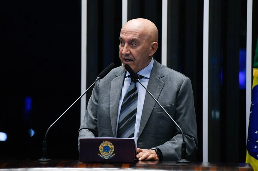Confúcio Moura confirma que disputará a reeleição ao Senado