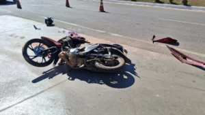Tragédia no trânsito, trator atropela motociclista que morre no local
