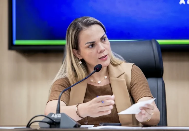 Cláudia de Jesus celebra pagamento de R$ 523 mil para construção de ponte na Linha 106
