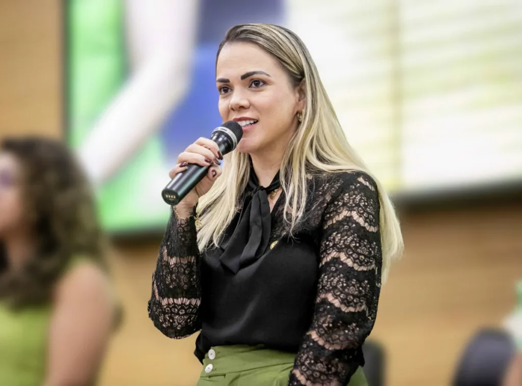 Cláudia de Jesus destina R$ 400 mil para ambulância em Itapuã do Oeste