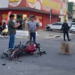 Gravíssimo acidente entre moto e caminhonete deixa motociclista ferido em Ji-Paraná