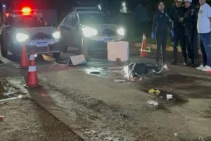 Motociclista morre em colisão frontal com carro