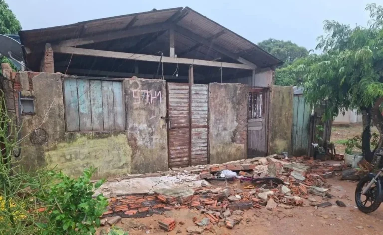 Mulher morre atingida por parede durante vendaval em Rondônia