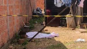 Mulher é morta a golpes de facão dentro de residência e marido é apontado como suspeito em RO