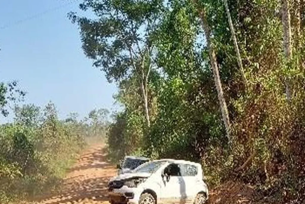 Motorista fica ferido após carro capotar na zona rural