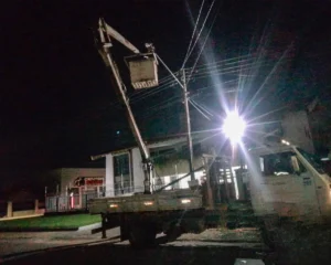 Prefeitura intensifica força-tarefa de manutenção da iluminação pública em Ji-Paraná