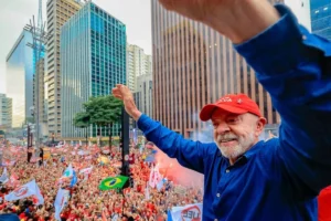 LULA DA SILVA: Da liderança sindical à quarta passagem pela Presidência do Brasil