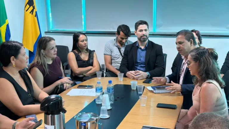 Deputada Cláudia de Jesus se reúne com secretário interino da Seduc e apresenta demandas da educação em Rondônia